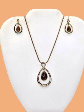 Vintg 70’s East 5th Gold-Tone & Gradient Brown Cat's Eye Glass Teardrop 2 pc set